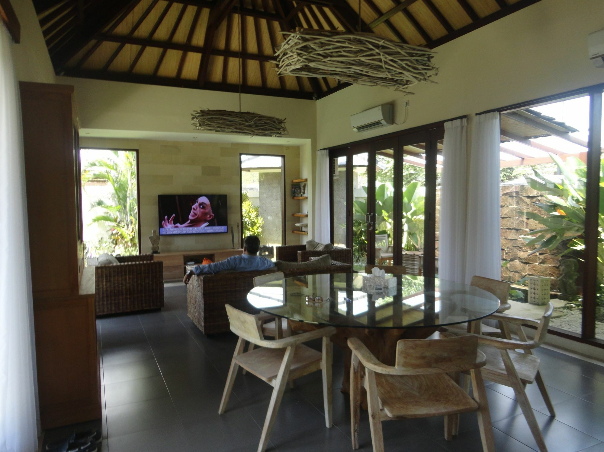 Dewi * Seminyak (Bali)