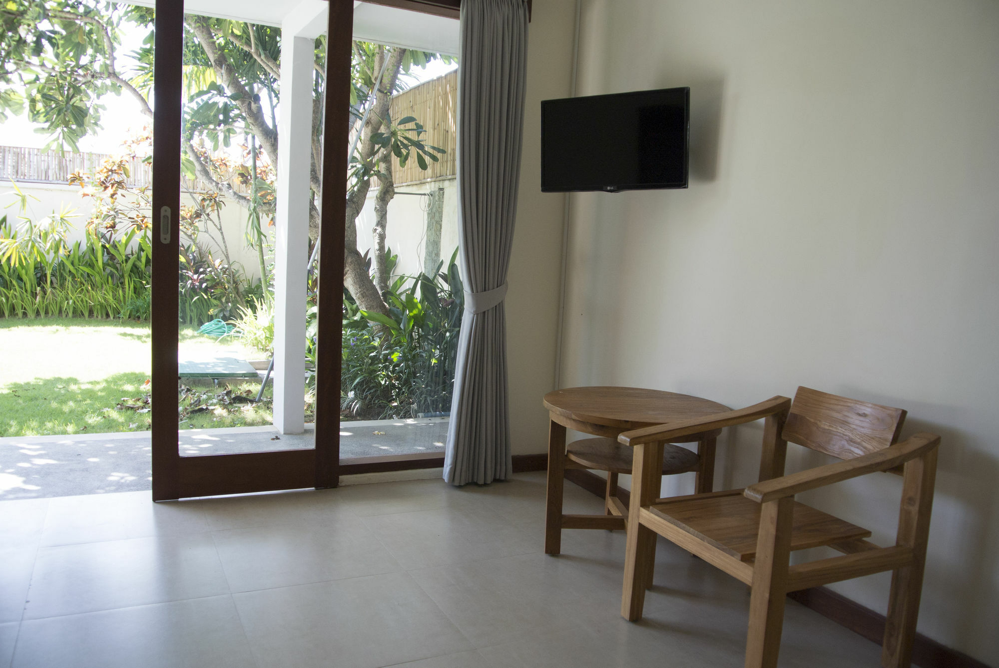 Dewi * Seminyak (Bali)